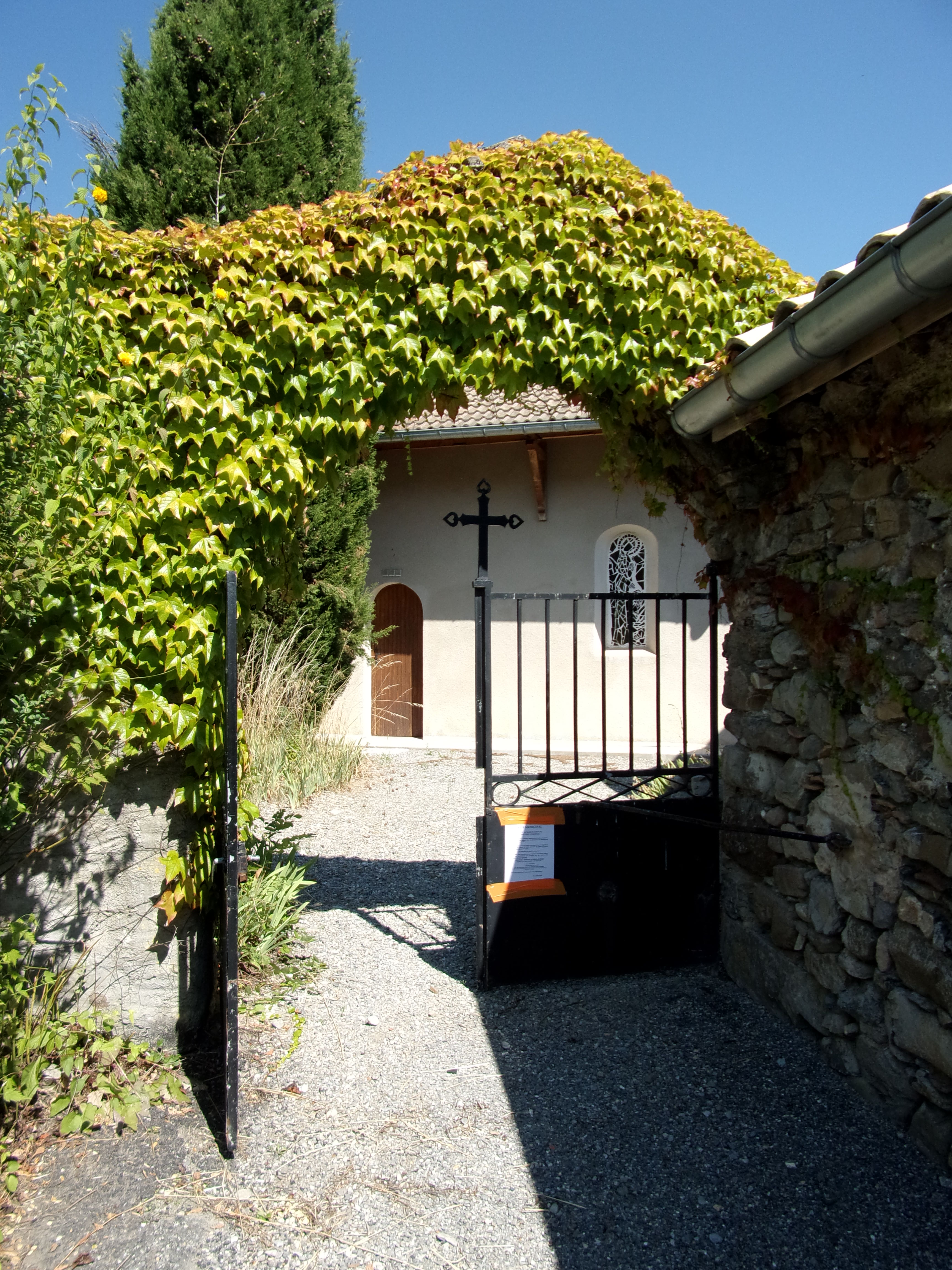 Gestion et entretien du cimetière dans les petites communes rurales